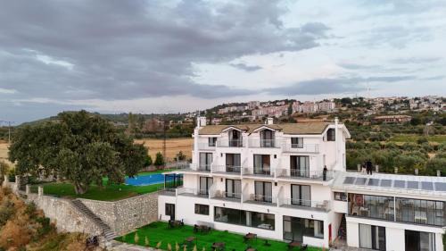 Pavlonya Garden in İntepe