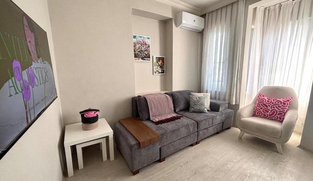 Pink House by the Seashore 2 Bedroom Fiber Internet in Istanbul