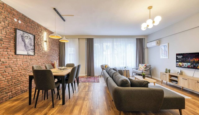 Prestige, Spacious, 3BR in Kadıköy