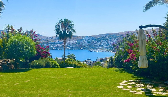 private villa in luxury compound 2 min walking to sea in mugla