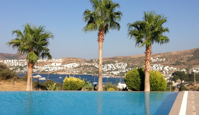 Private villa in secured compound , amazing sunrise! in Bodrum