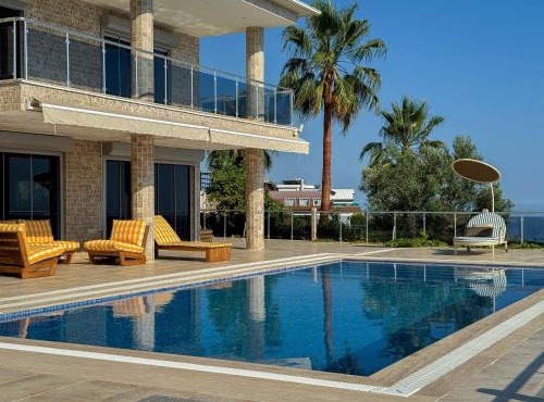 Qoople Villa Toskana- Panoramic 360 sea & castle view