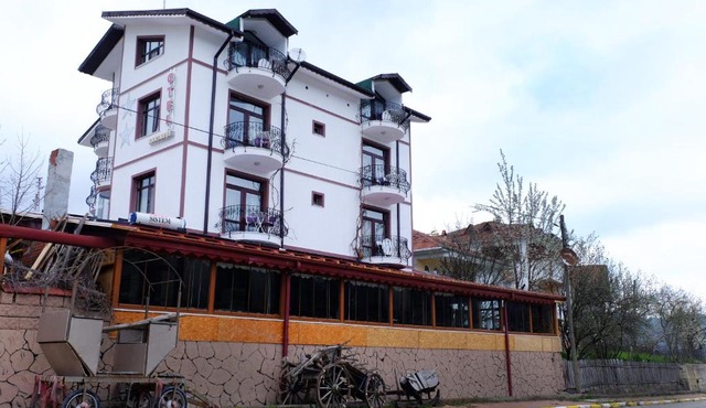 SARIMESE OTEL in Demirci