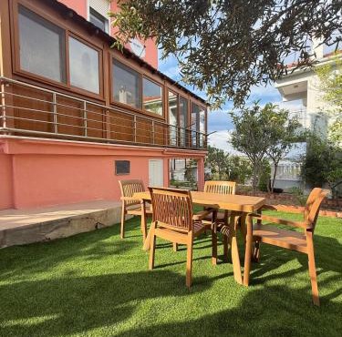 Sea View Family Villa in Cunda wGarden 150m to Sea