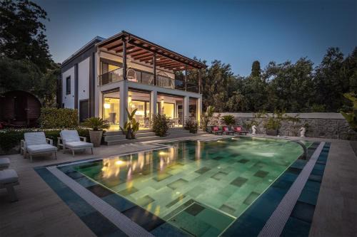 Sea View Villa in most upscale Yalikavak