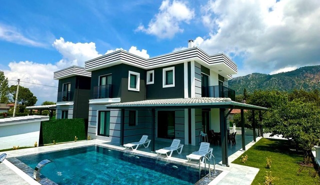 Star villa 1 Spacious 4-bedroom villa in adorable Dalyan with AC in Dalyan