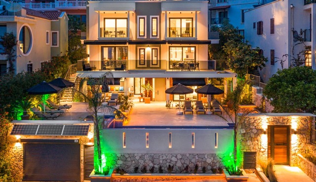 Super Modern 5 Bedroom Villa, Private Pool and Roof Terrace in Kalkan mahallesi