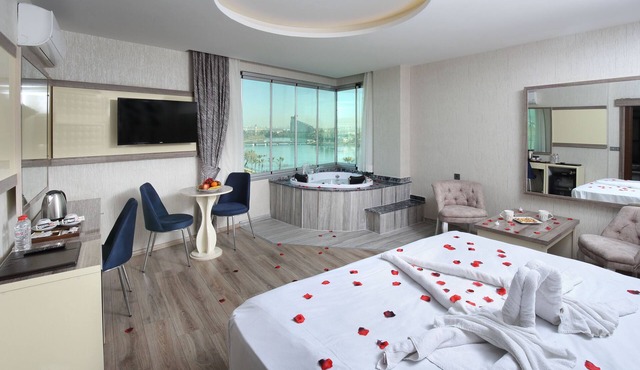Taşköprü Hotel in Adana