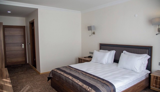 The Life Nest Hotel in Saray