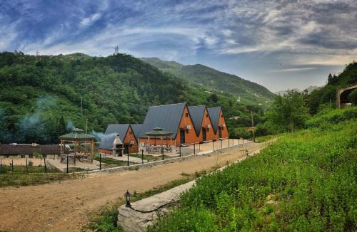 uzungöl Çaykara pansiyon bungalov in Yukarı Şinek