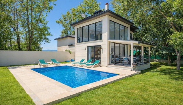 Villa Ana - Three Bedroom Villa, Sleeps 6