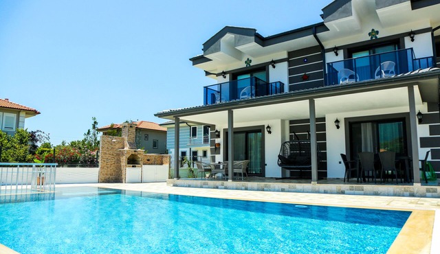 Villa Lilyum luxury sleeps 8 private pool