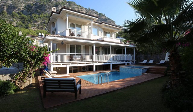 Welcome to our stunning villa in Gocek, Turkey with private garden and pool. in Gocek