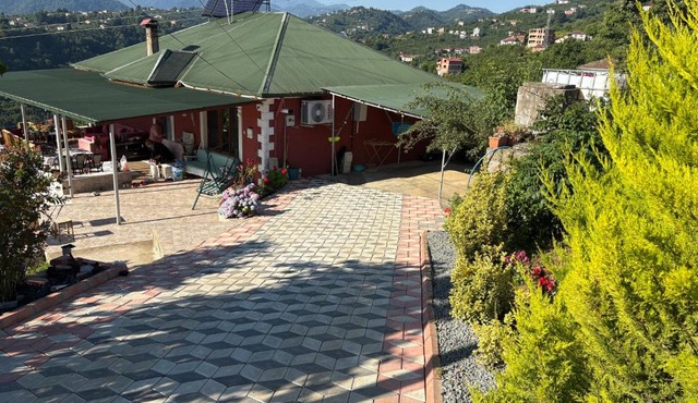 Yalıncak villa house in Komera