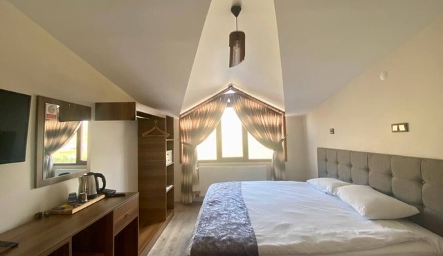 Zumrut Palas Hotel