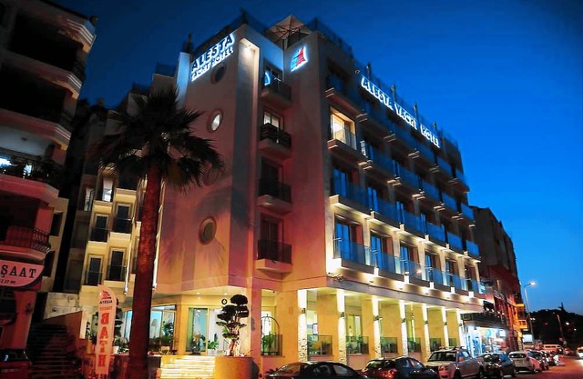 Alesta Yacht Hotel