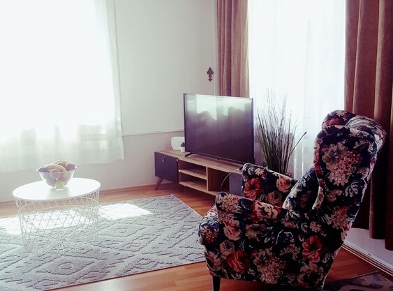 Beautiful sea-view flat in lovely old town
