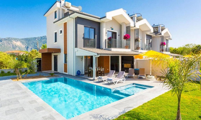 Dalyan Villa | 450 m² Villa ∙ 15 bedrooms ∙ 30 guests