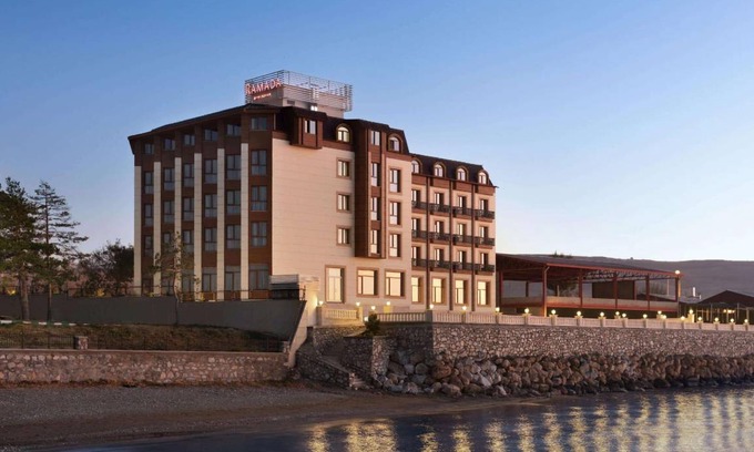 Edremit Hotel | 47 m² Hotel ∙ 127 guests