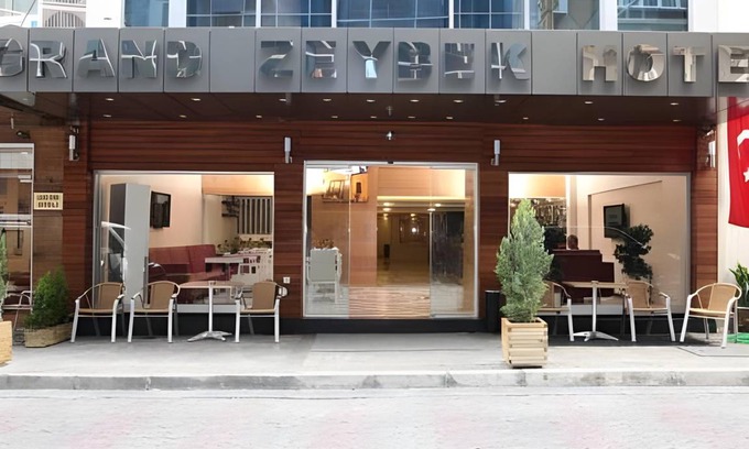 Izmir City Centre Hotel | 60 m² Hotel ∙ 9 guests