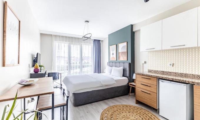 Atasehir Apartment | Cozy and Modern Studio with City View in Atasehir