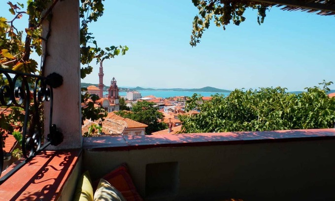 Ayvalik City Center House | Taksiyarhis Pension
