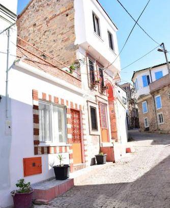 Ayvalik City Center Villa | Villa ∙ 6 guests