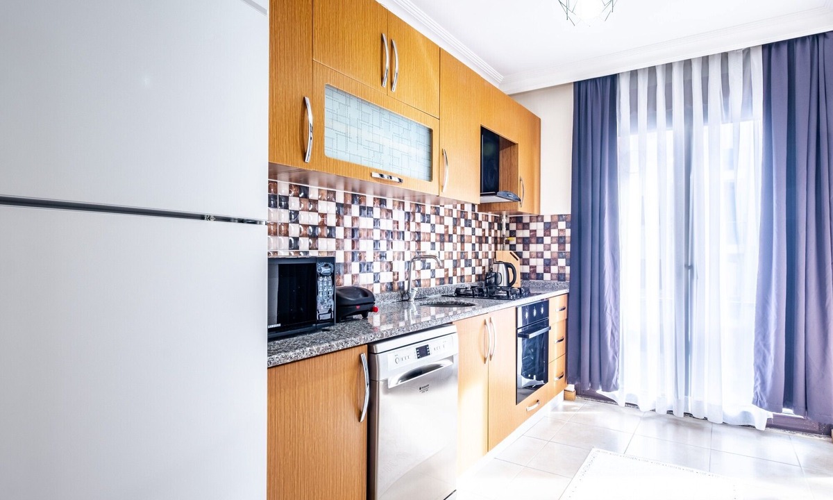 Maltepe Apartment | Convenient Flat w Balcony 7 min to IKEA