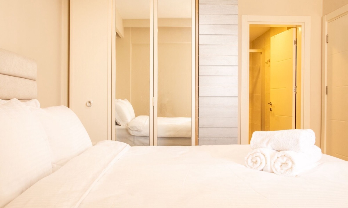 Kusadasi City Centre Apartment | Spacious Perfect Flat with Private Pool