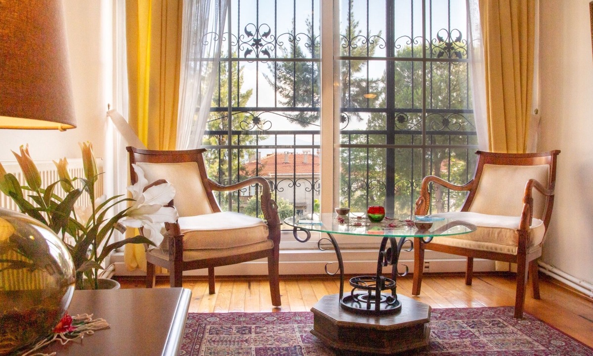 Cigli Apartment | Duplex Detached House with Garden in Izmir