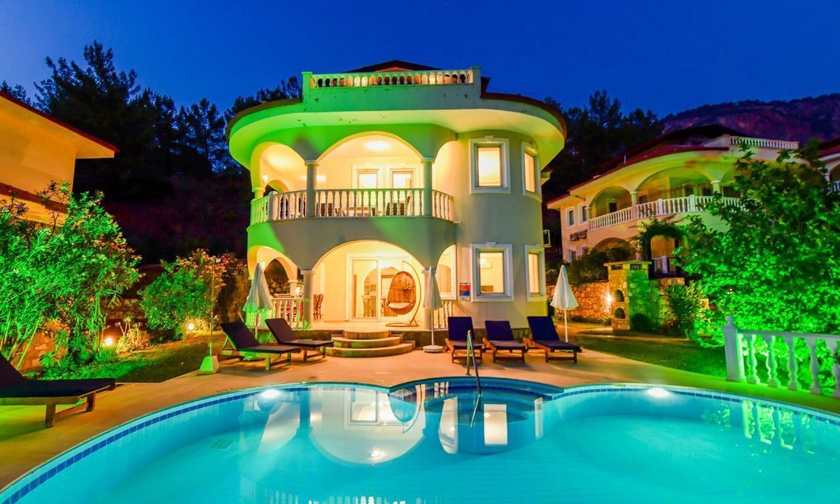 Dalaman Villa | Contemporary 4BR Villa W/ Stylish Garden Dalaman Villa 1052