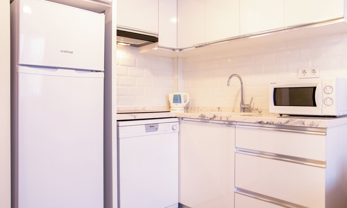 Alsancak Apartment | 1+1 Studio Room A daily studio located in the center of Izmir