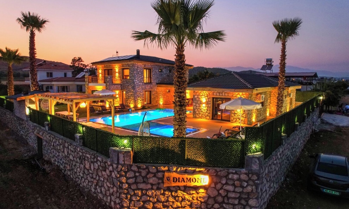 Seydikemer Villa | Villa Diamond located in Fethiye-Seydikemer is a good choice for large families.
