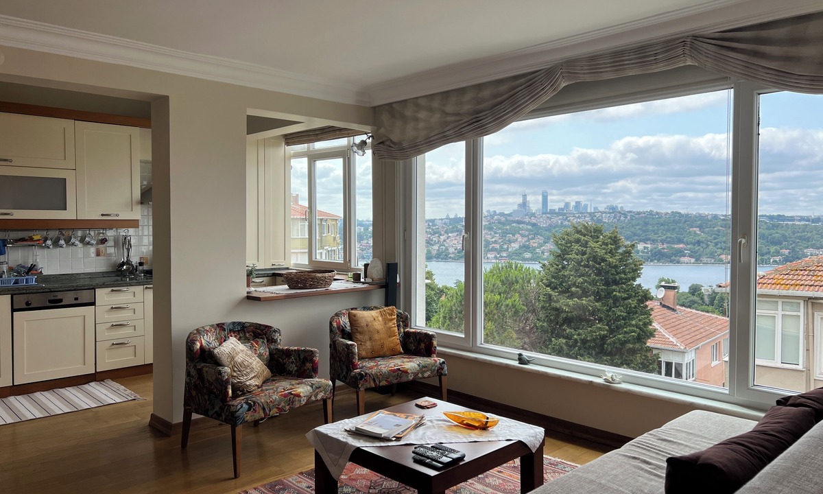 Kanlıca Mahallesi Apartment | Well Equipped Cozy Flat w/ Bosphorus View & Jacuzzi