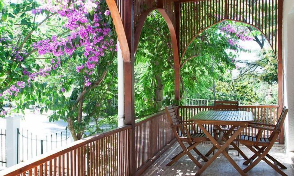 Adalar House | Orhan Kutbay'in Evi Turyolu Cafe Pansiyon