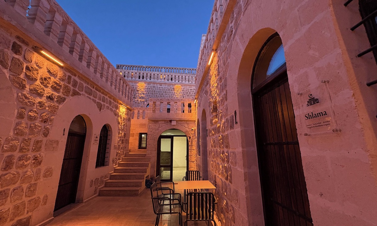 Artuklu Hotel | Arami Han konağı