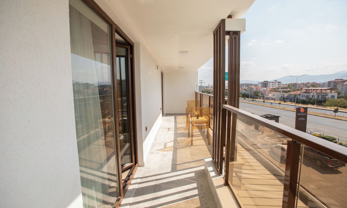 Burhaniye Hotel | E87 Highway Otel