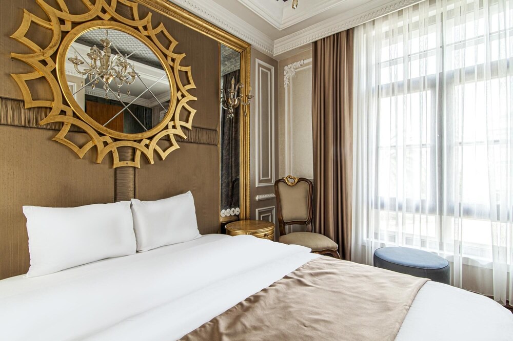 Beylerbeyi Villa | Magnificent Historic Mansion in Beylerbeyi
