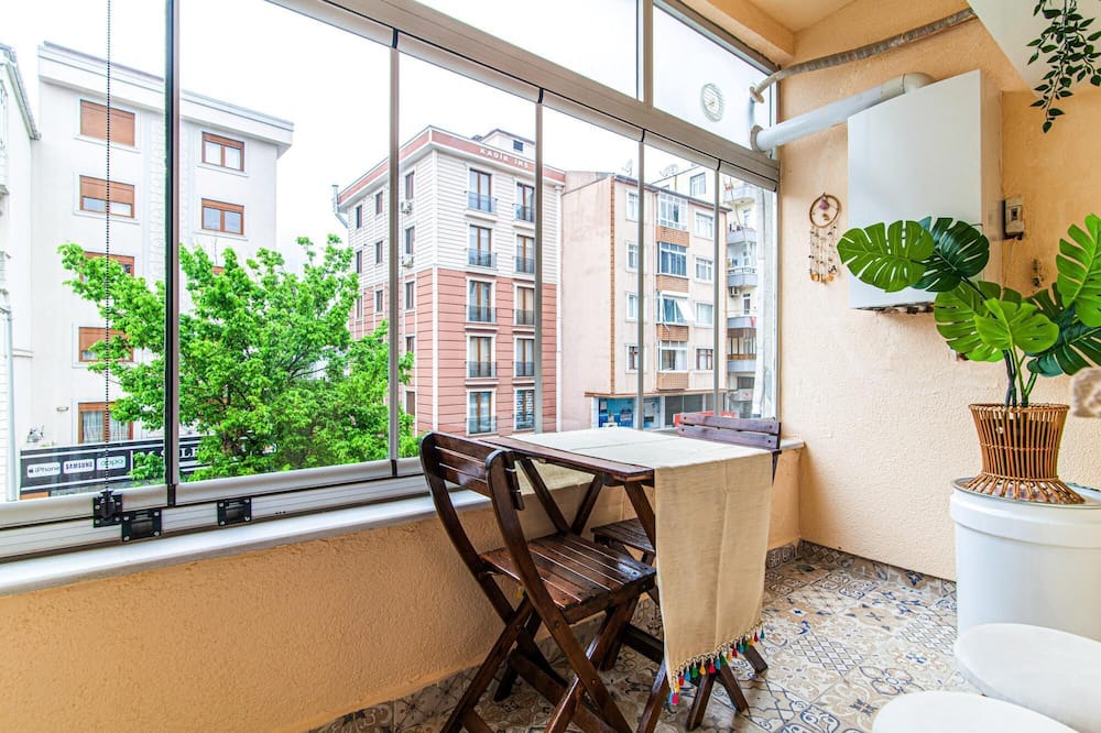 Kartal Apartment | Newly Furnished Urban Flat Near Metro