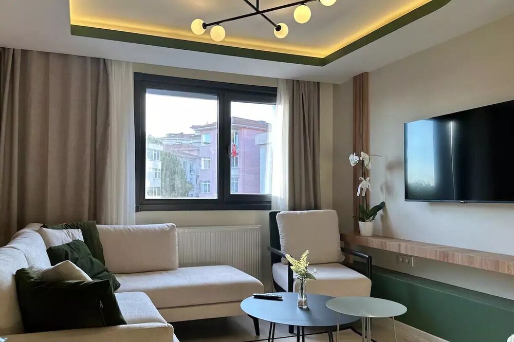 Inegeul Apartment | Stylish Seaview Flat in Ortaköy