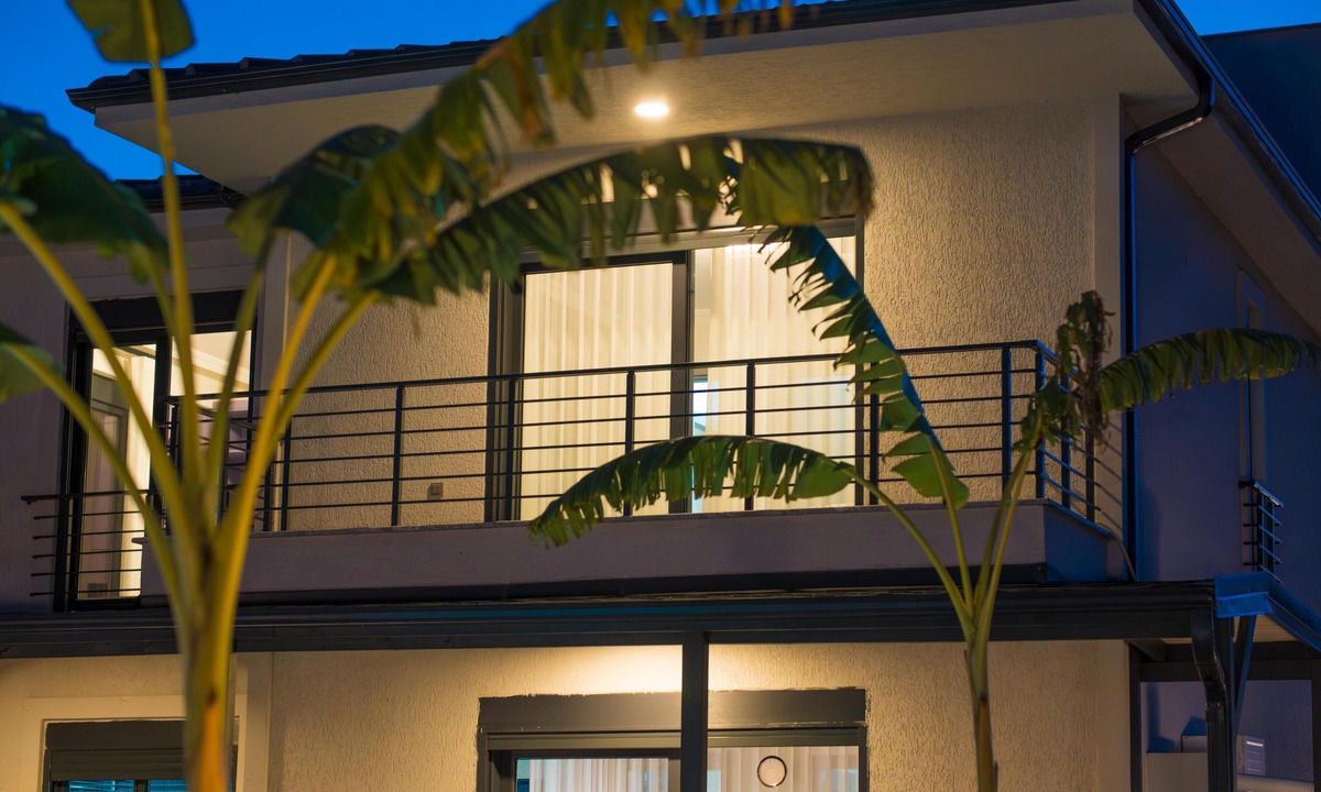 Yanik Hotel | Luku Villa