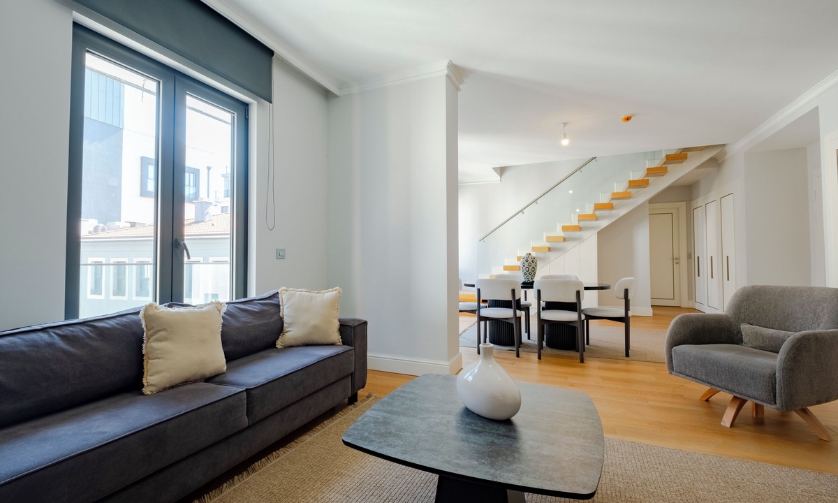 Talimhane Apartment | Perfect 3-bedroom duplex apartment with AC in delightful İstanbul
