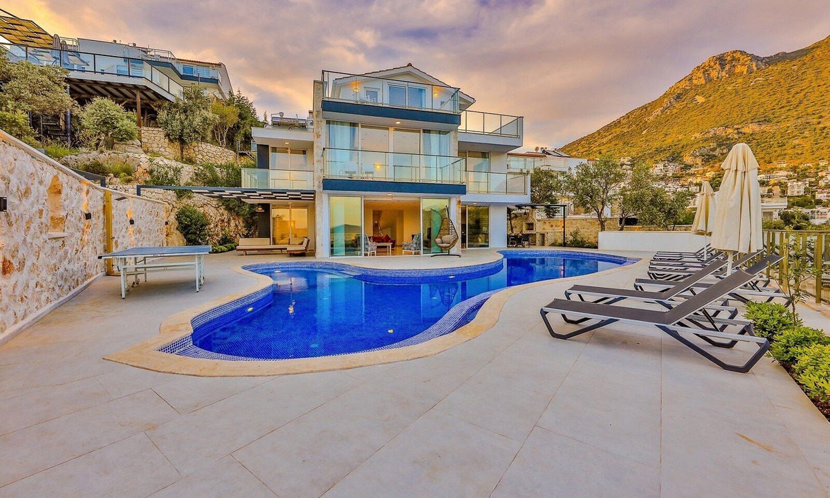 Kalkan Villa | 10 minutes walk to the center, nice pool, quiet location