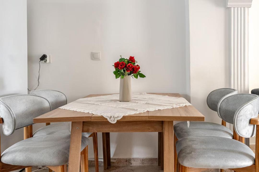 Guzeloba Mahallesi Villa | Güneş Villa