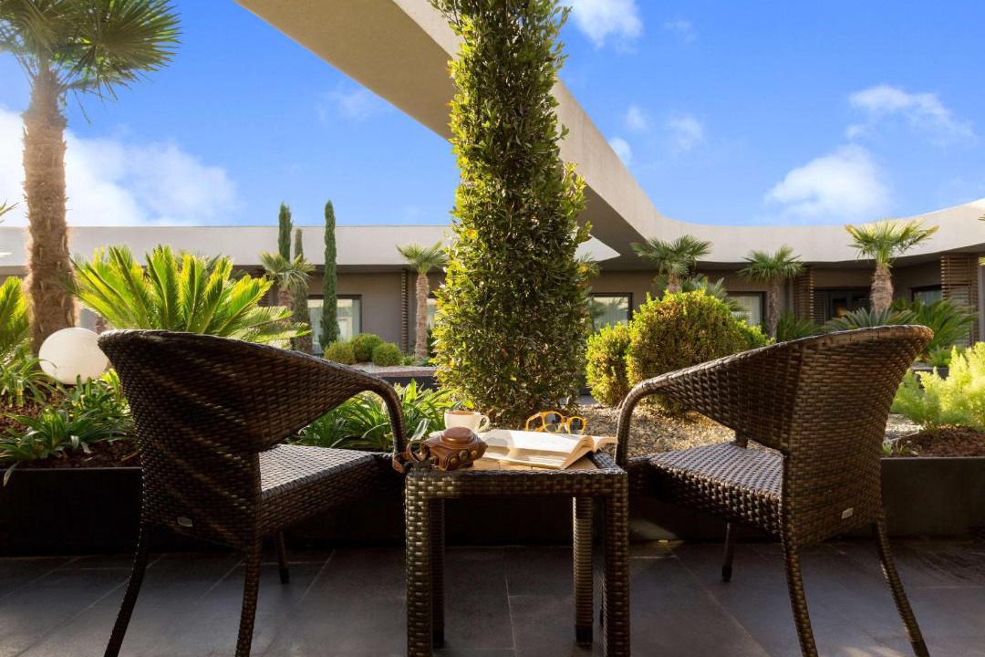 Karaoz Hotel | DoubleTree By Hilton Izmir Airport