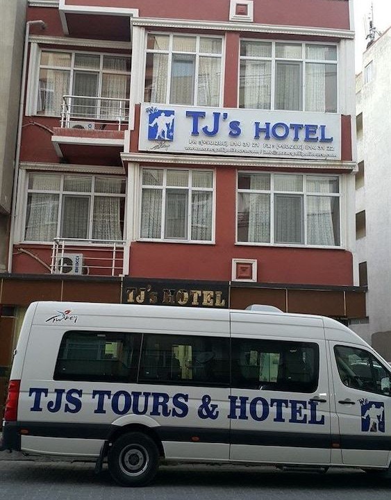 Photo of Buildings in Eceabat