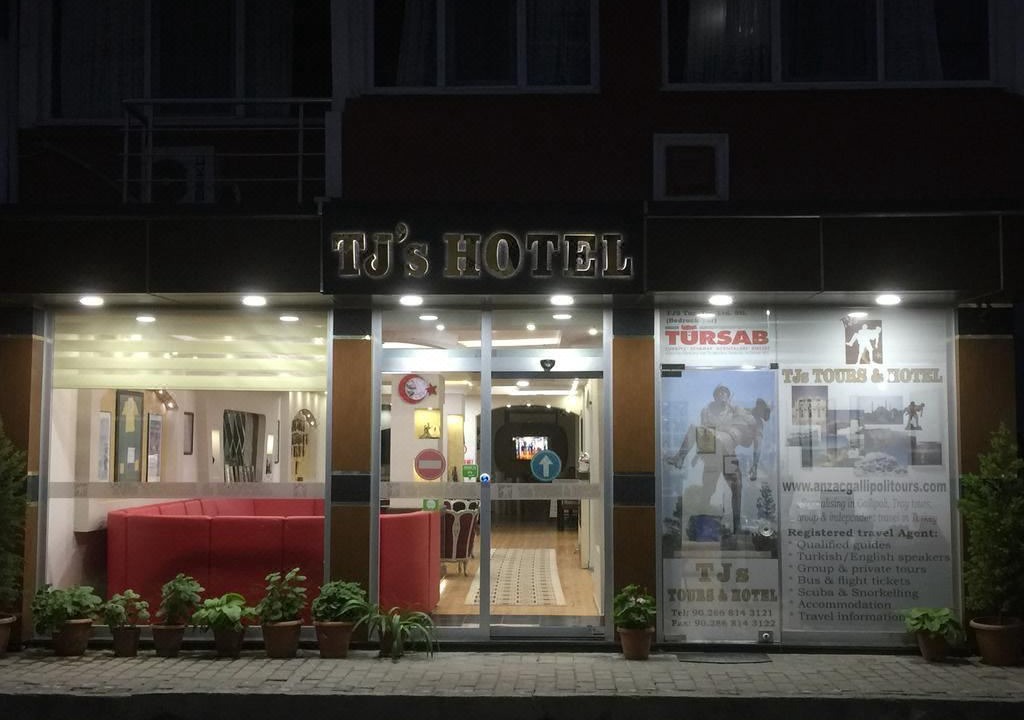 Photo of Buildings in Eceabat