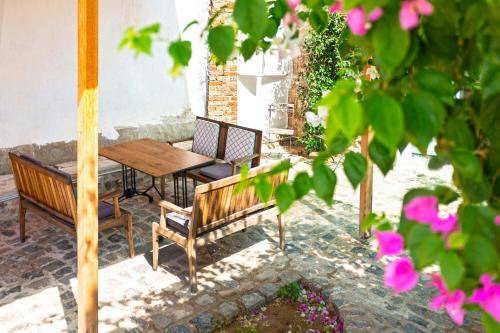 Photo of Patio Balcony in Konak