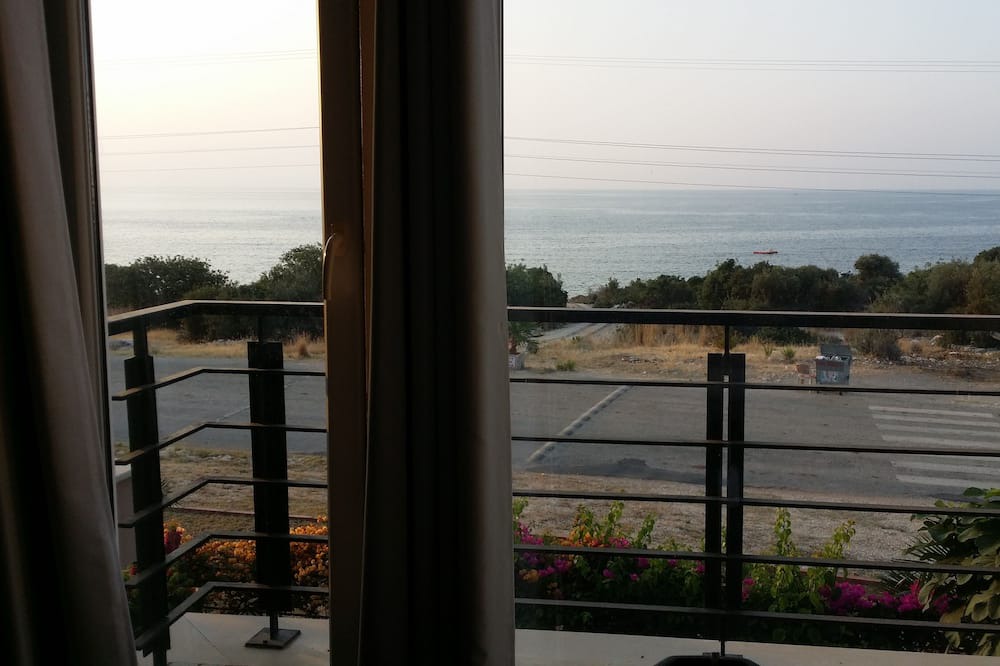 Photo of Patio Balcony in Artikli