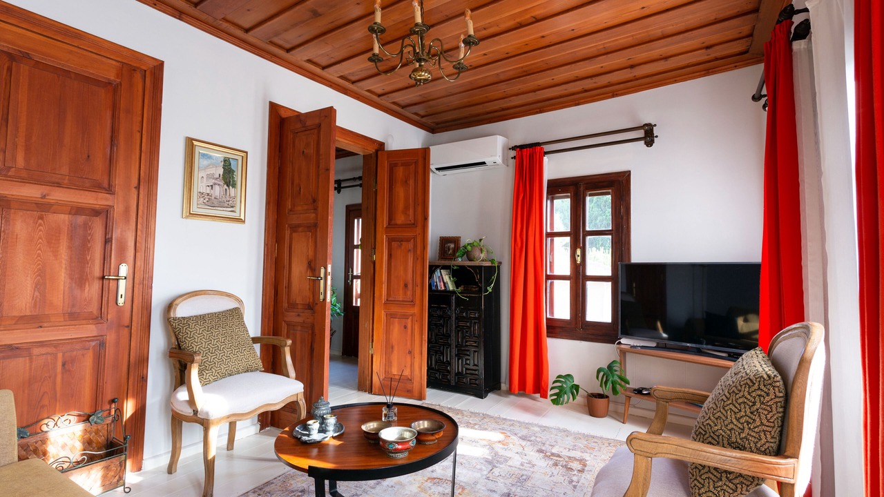 Photo of Livingroom in Ayvalik